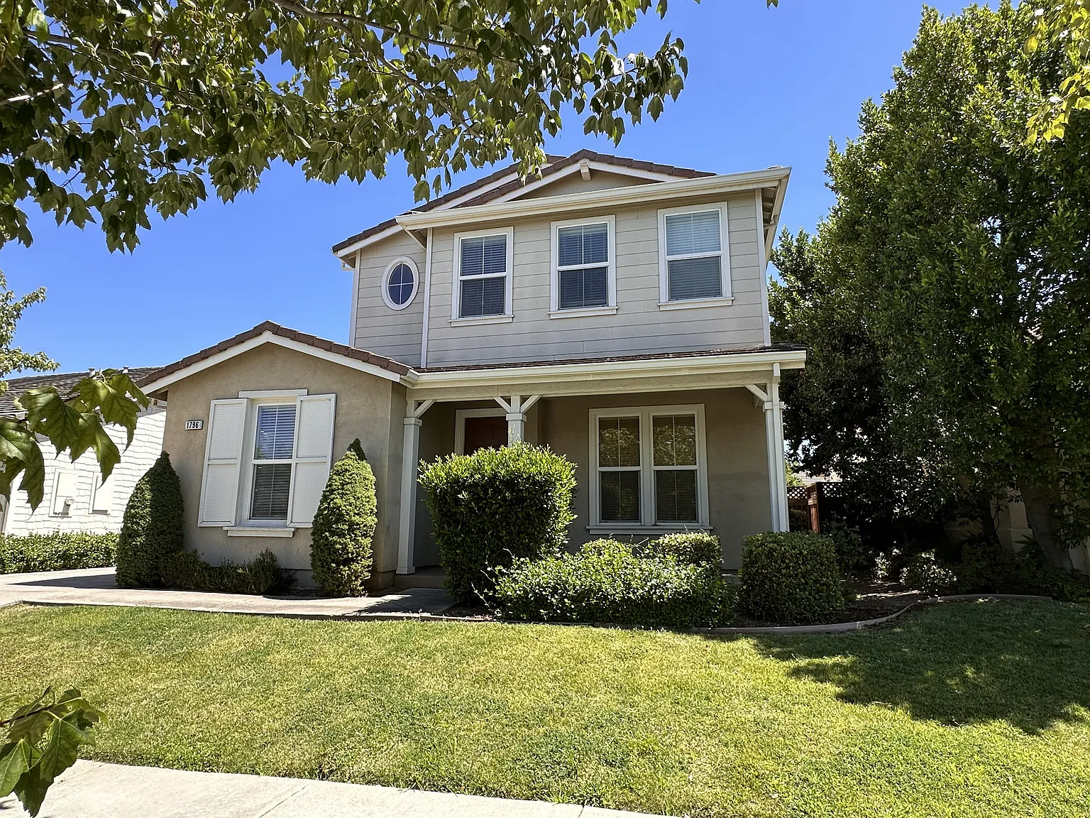5 bed, 2848 sqft, $3,880 — Photo 2