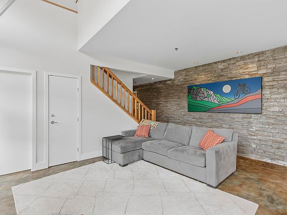 4th image of 40775 Tantalus Rd #2