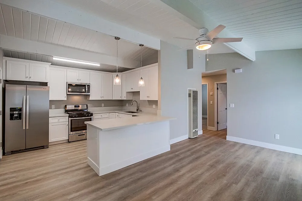 4018 Fond Du Lac Ave — Photo 2