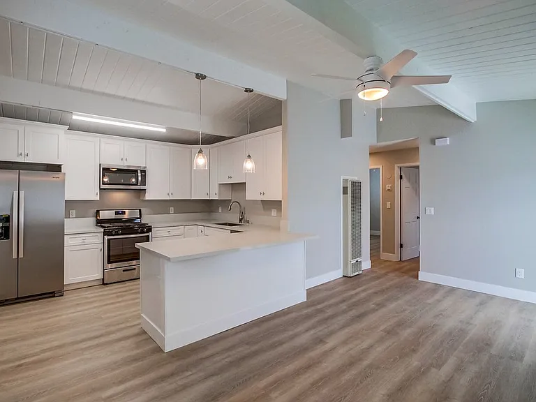 4018 Fond Du Lac Ave — Photo 2