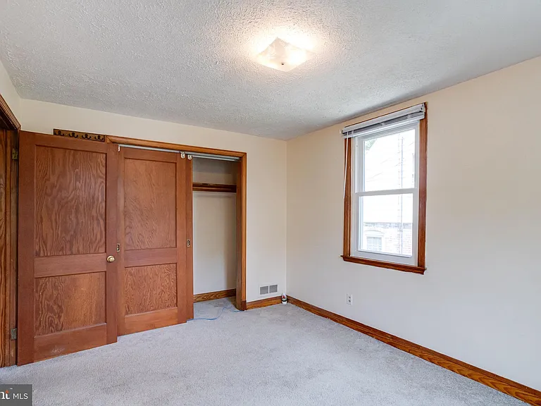 905 Regester Ave — Photo 26