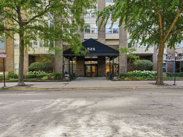 525 W Hawthorne Pl APT 2308, Chicago, IL 60657