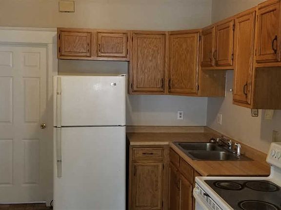 5th image of 2718 Alexandria Ave