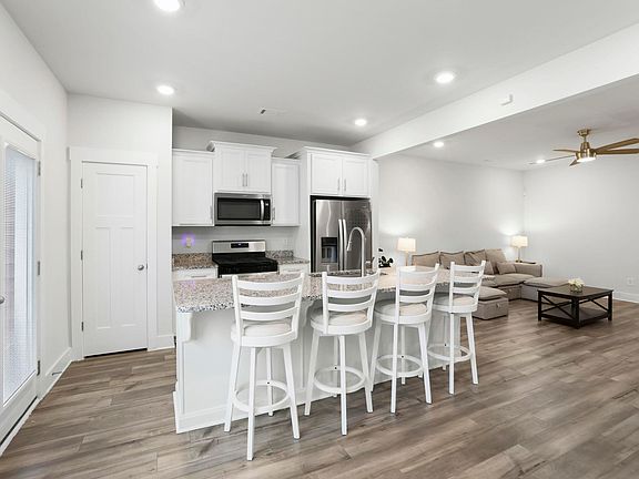 3rd image of 1554 Rivermeade Dr