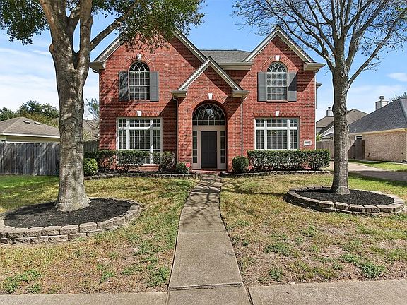 3rd image of 1610 Mayde Park Ln