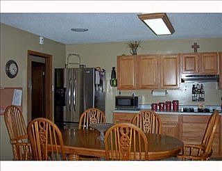 5th image of 649 Woodward Ave