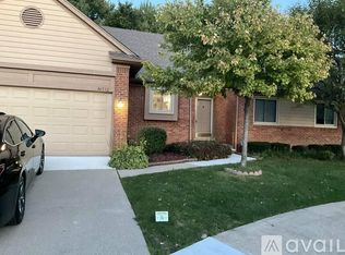 46532 Country Ln #32, Macomb, MI 48044