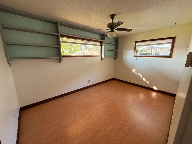 208 Hospital Dr — Photo 9