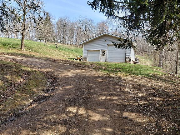 3rd image of 2163 Bull Run Rd