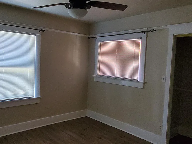 368 Gladys Ave — Photo 16