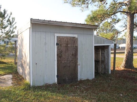 3rd image of 6570 Tulip Dr