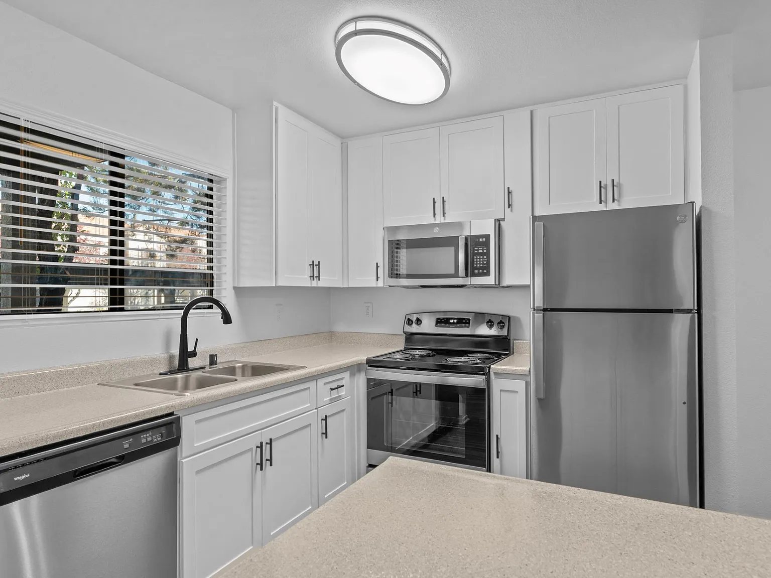 Sagecliff Apartments — Photo 2