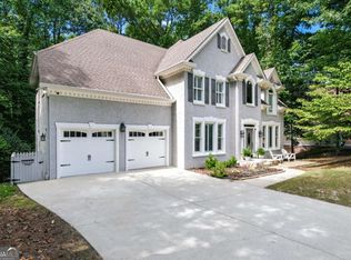 1053 Longwood Dr, Woodstock, GA 30189