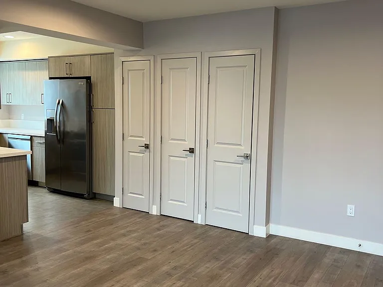 14848 Delano St #301 — Photo 3