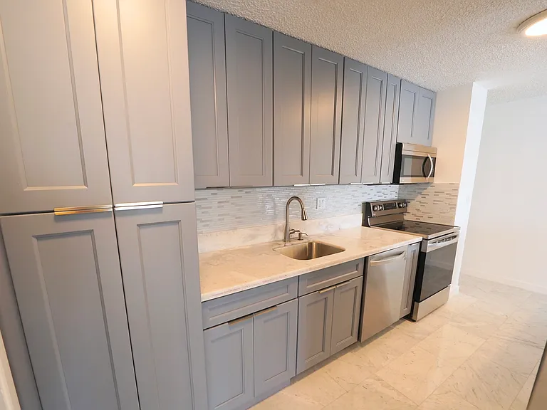 225 Kaiulani Ave #1503 — Photo 2