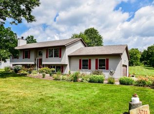 3211 Reimer Rd, Barberton, OH 44203