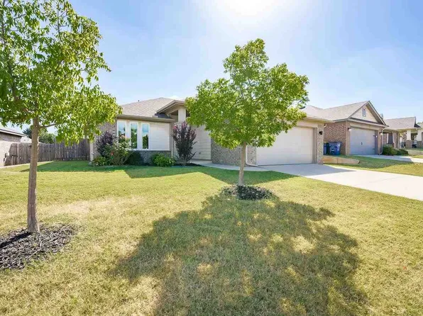 4307 W Country Club Dr, Stillwater, OK 74074