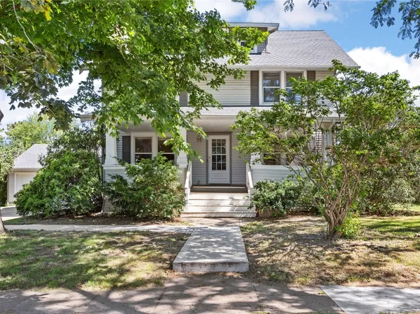 140 36th St NE, Cedar Rapids, IA 52402