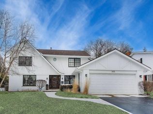 305 Columbine Dr, Clarendon Hills, IL 60514