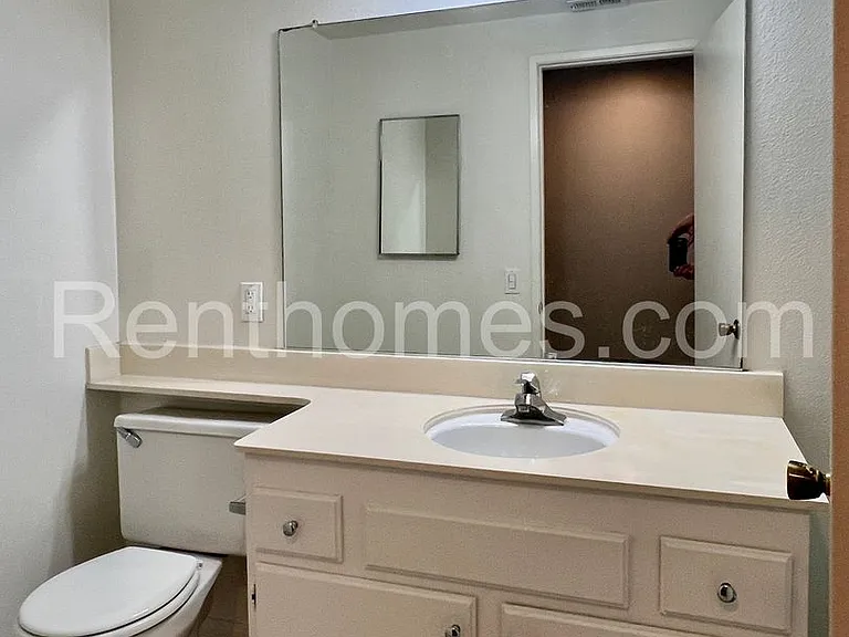 1426 Kingston Dr — Photo 12