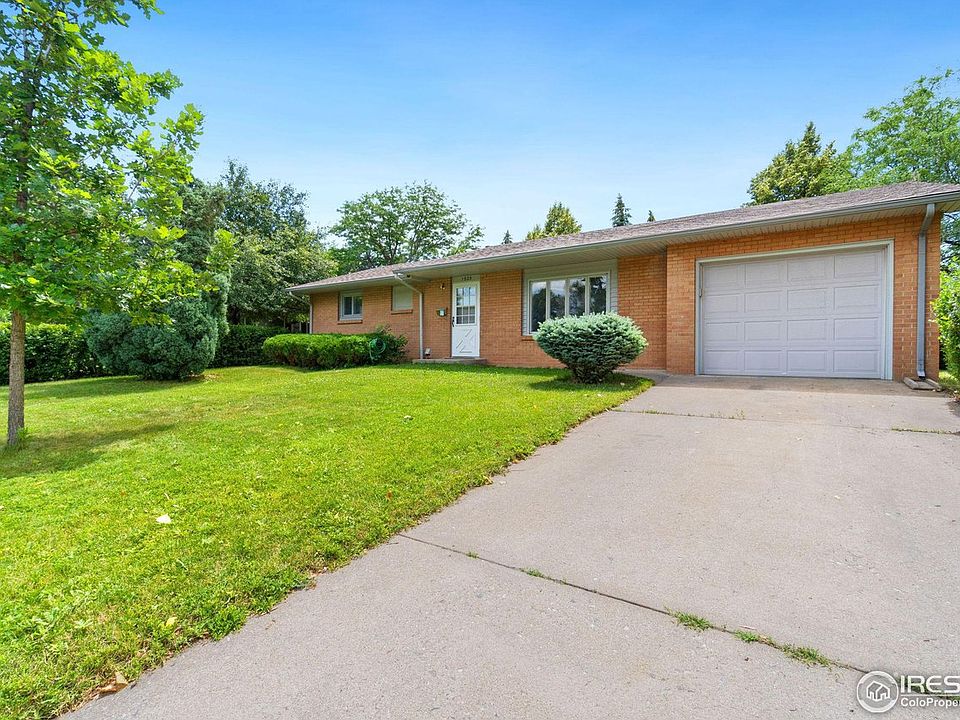 1st image of 1925 Oakwood Dr