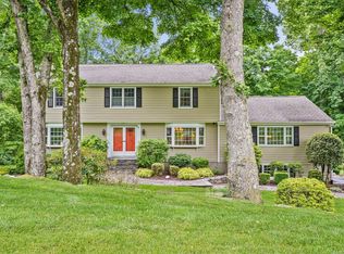 30 Skating Pond Rd, Trumbull, CT 06611