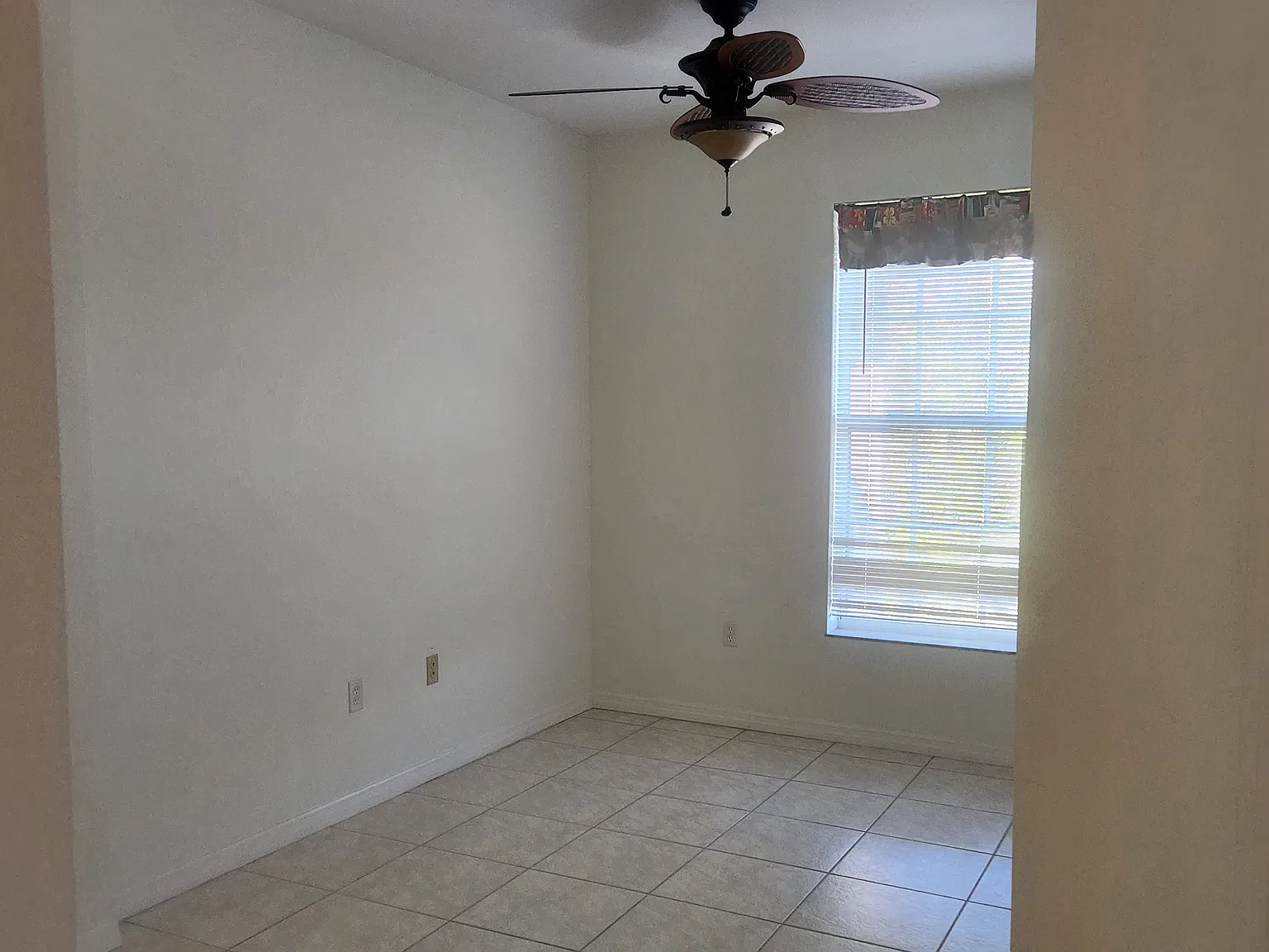 2 bed, 1300 sqft, $2,200 — Photo 4