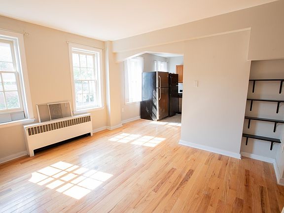 2nd image of 327 S 20th St Floor 2