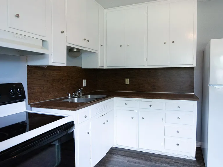 4621 Langford Ln — Photo 8