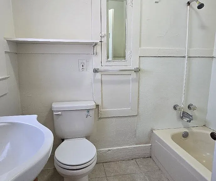 1361 N Rowell Ave #1361 — Photo 4