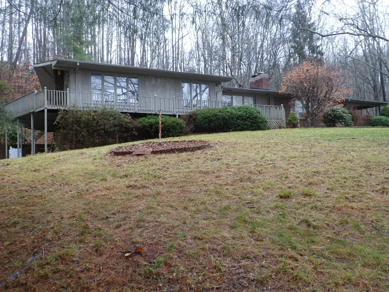 1068 Monteith Branch Rd — Photo 2