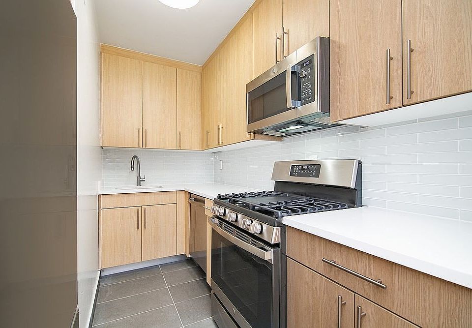 1st image of 410 W 53rd St APT 407