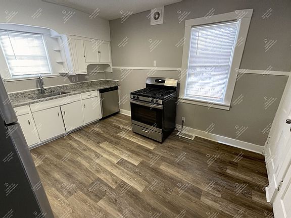 4th image of 930 Brownell Ave