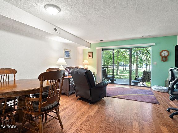 5th image of 97 Wilshire Heights Dr