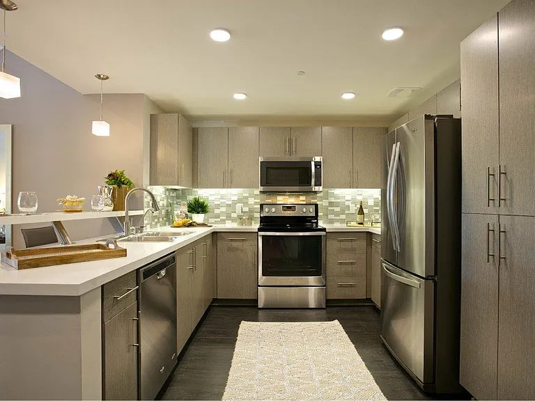 360 Luxury Apartments — Photo 33