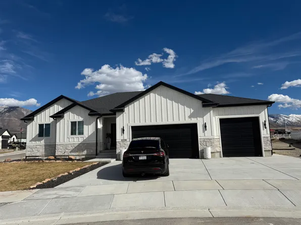 5226 N Ventura Cir, Stansbury Park, UT 84074