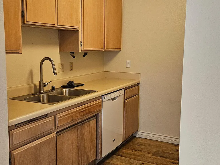 13304 Valleyheart Dr #208 — Photo 12