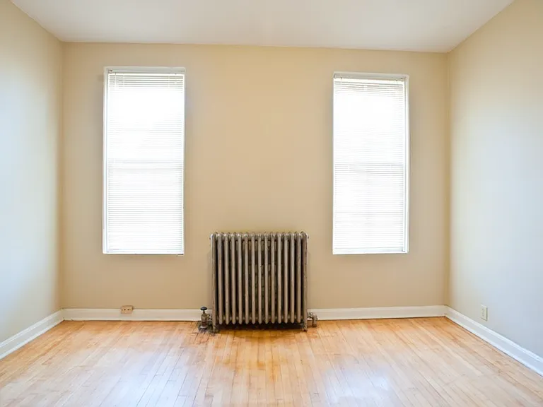 1 BD/1BA w Heat near Brady — Photo 6