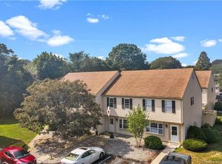 14 Founders Vlg #14, Clinton, CT 06413