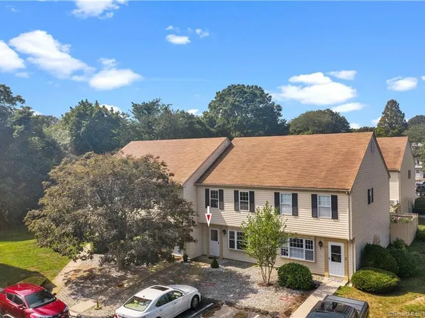 14 Founders Village #14, Clinton, CT 06413