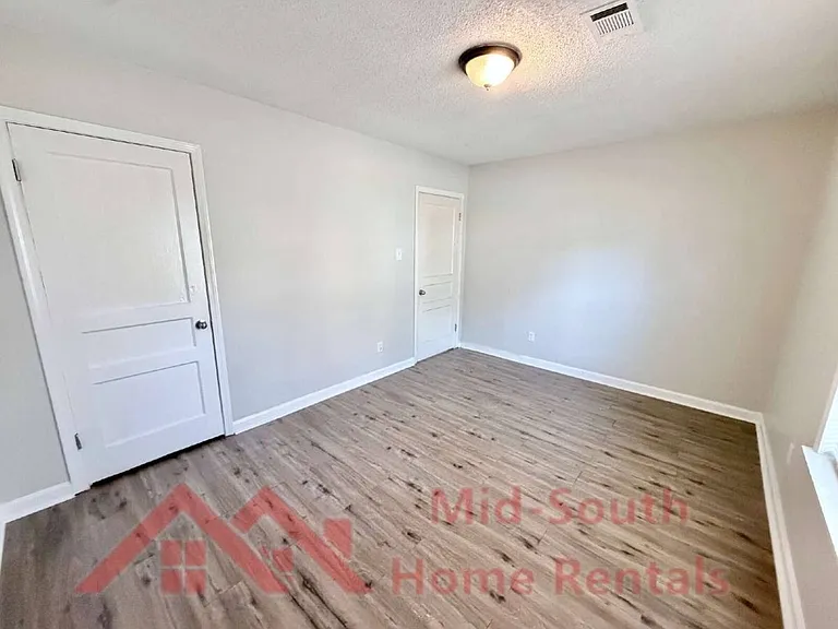 2622 Whitman Ave — Photo 9