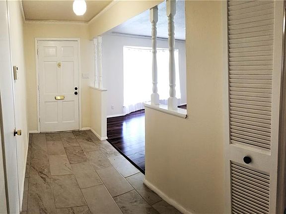 3rd image of 7337 Madeira Dr