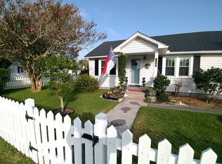 106 Carteret Ave, Beaufort, NC 28516
