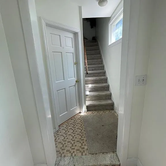 131 Irving St — Photo 5