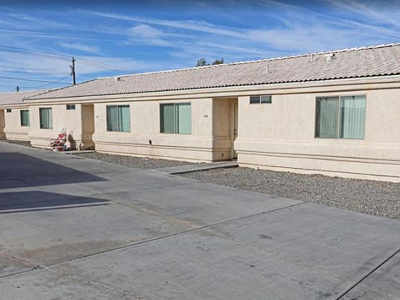 3rd image of 2080 Holly Ave