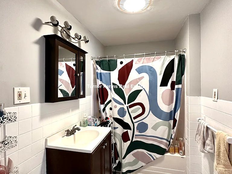 9 Taft St #3B — Photo 17