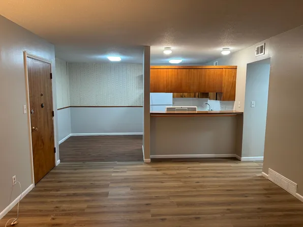 425 N 25th St. St. Joseph, MO 64501