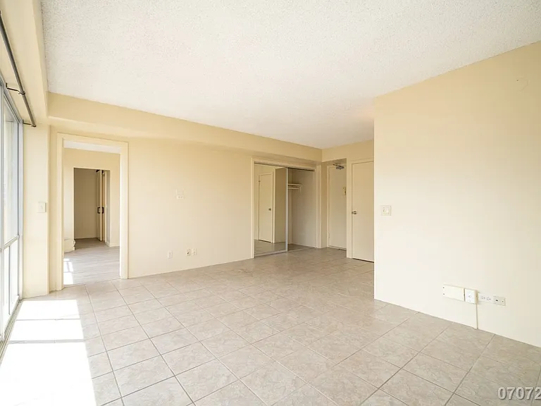 419 Keoniana St #501 — Photo 10