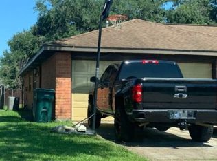 5760 Meadowview Rd, Beaumont, TX 77708