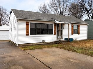 372 SE Elmhurst Ave, Bartlesville, OK 74006